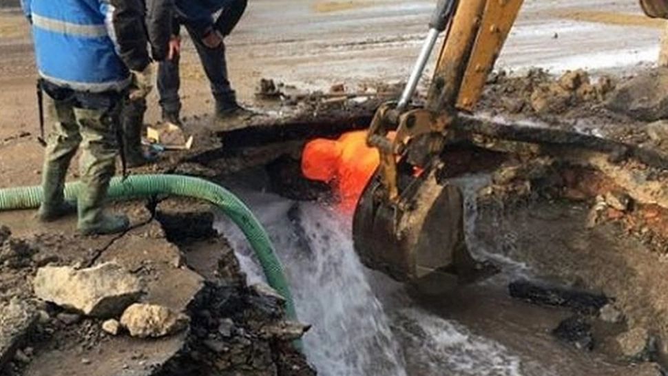 Lucrări la rețeaua de termoficare din Capitală. Aproape 600 de blocuri rămân fără apă caldă în plină vară