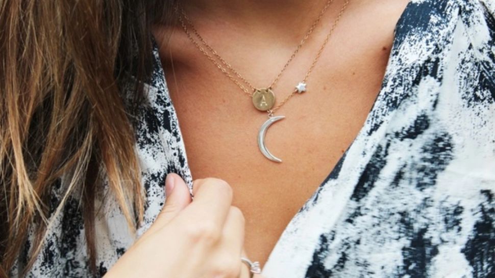 Toți cei care poartă bijuterii de AUR trebuie să știe asta: BOALĂ CURATĂ pentru 3 organe vitale