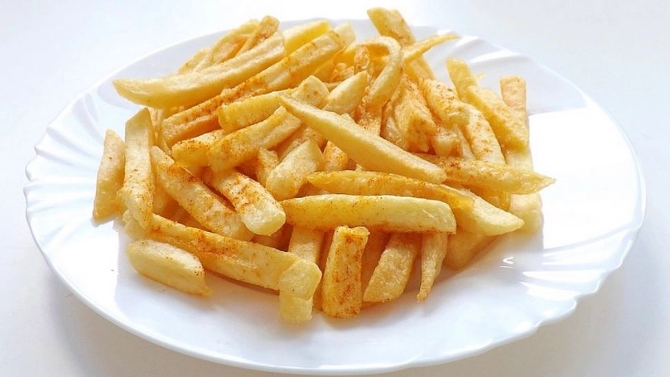 Cea mai mare greşeală pe care o faci când prăjeşti CARTOFI - cum se instalează cancerul în corp