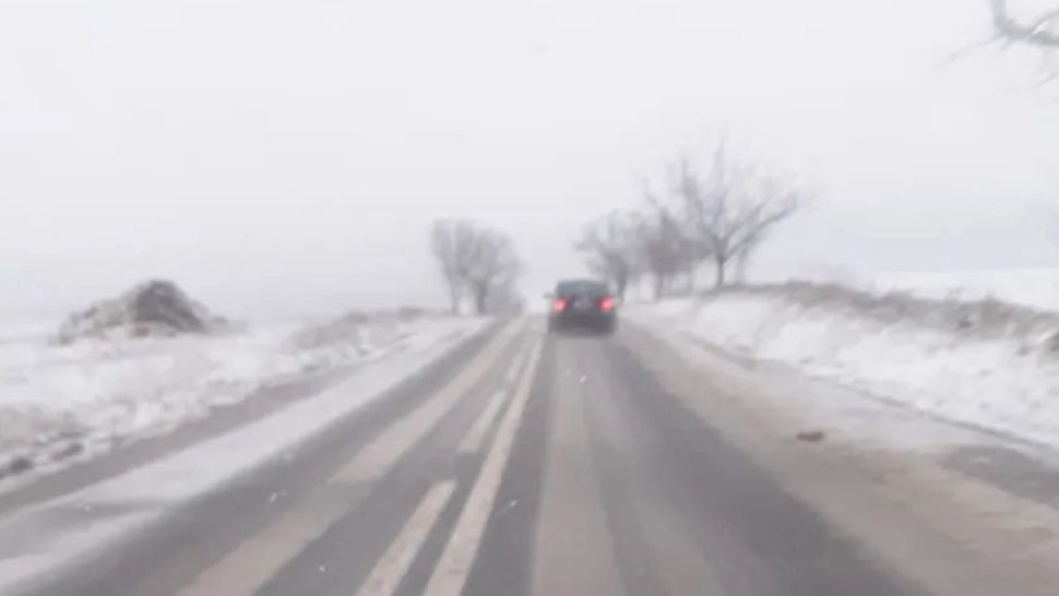 Circulație de iarnă în Botoșani. Ninsorile abundente au afectat întreg județul 