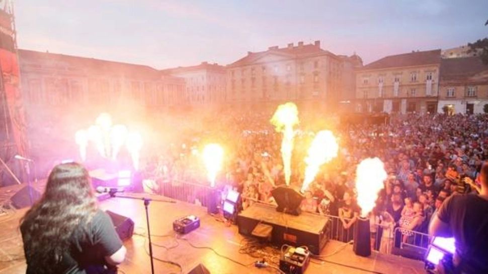 Concert Phoenix la Timișoara, în ziua în care capitala Banatului devenea primul oraș liber de comunism 