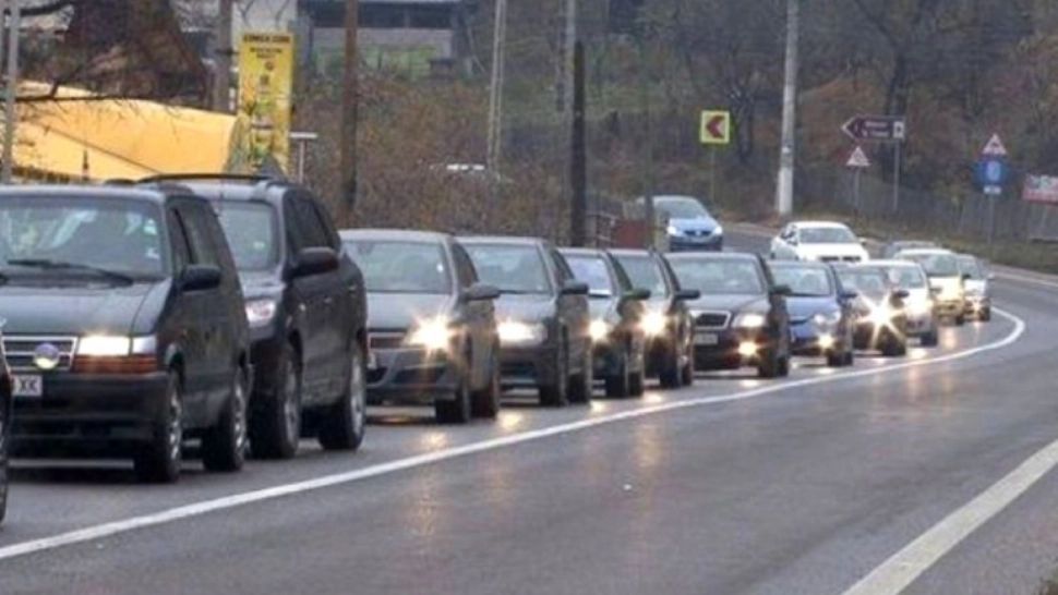 Trafic intens pe DN1 Brașov-Ploiești - Coloană uriașă de mașini în zona Comarnic