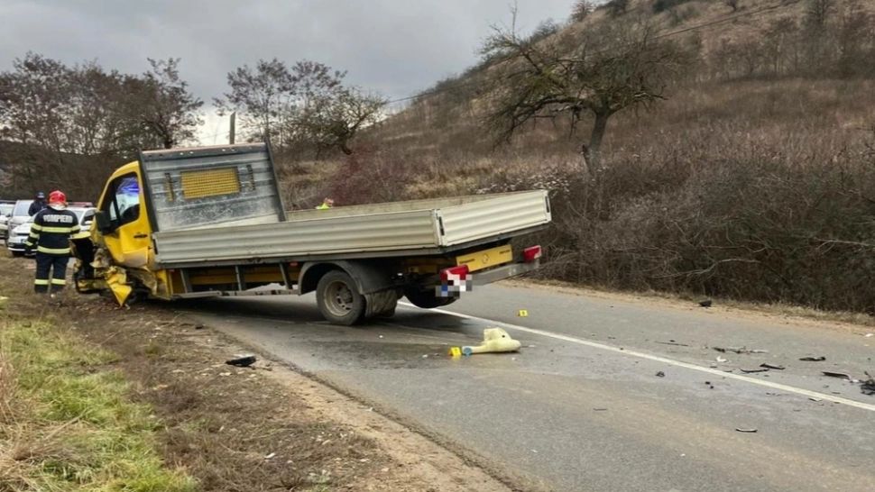 FOTO 1 mort și 2 răniți, într-un GRAV accident de circulație, în județul Cluj! Trafic complet BLOCAT