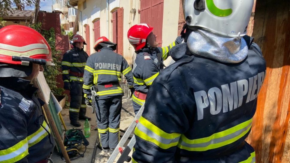 Femeie în vârstă de 39 de ani, rănită într-o explozie! De la ce a pornit deflagraţia 