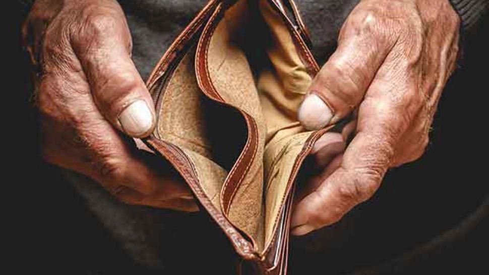 Un sfert dintre români câștigă sub 1000 lei pe lună: Românii iau într-un an cât un parlamentar pe lună - Cifrele reale ale SĂRĂCIEI