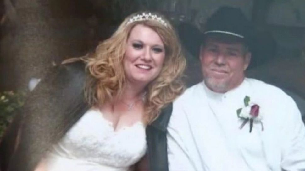 Şi-a deconectat soţia de la aparate. Era în comă de mult prea mult timp. Brusc, a deschis ochii şi i-a spus ASTA