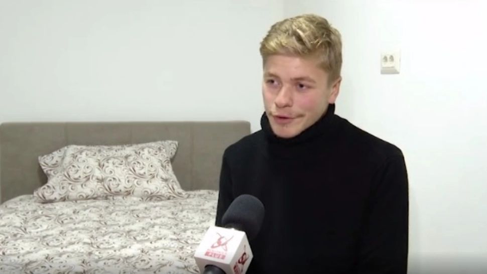 VIDEO | Tânărul care își întreține familia a primit o casă. Visul i s-a împlinit