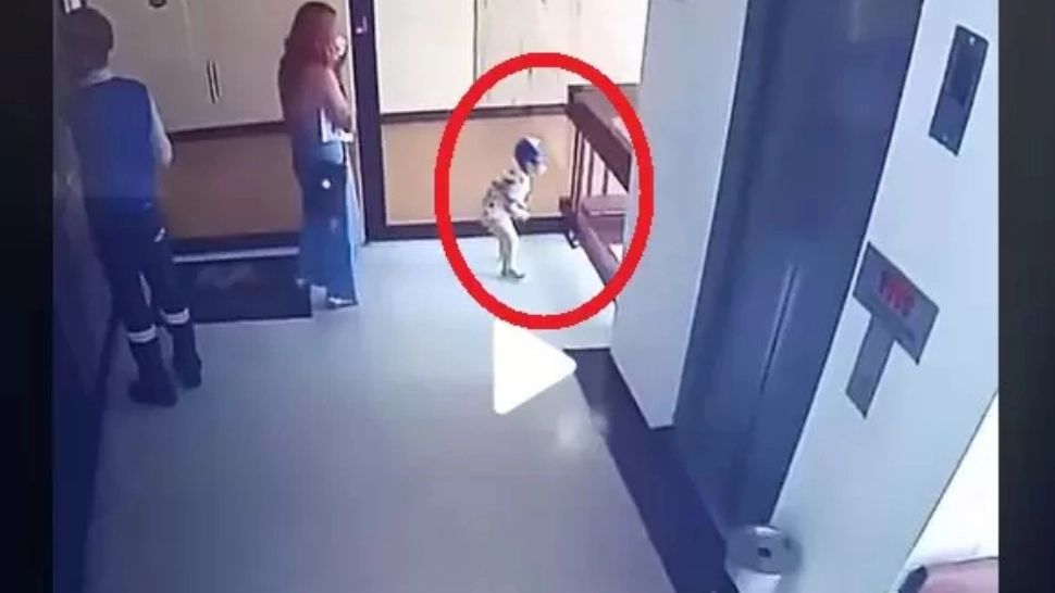 VIDEO – A salvat copilul de la moarte în ultima secundă – Imagini care-ți taie respirația