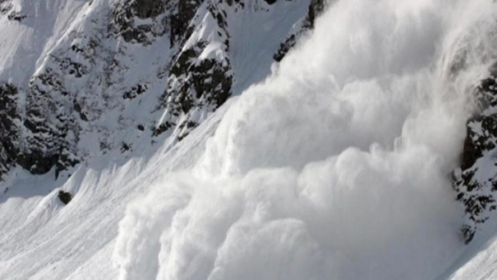 RISC de avalanşă în masivele Retezat şi Parâng. Ce recomandă salvamontiștii 