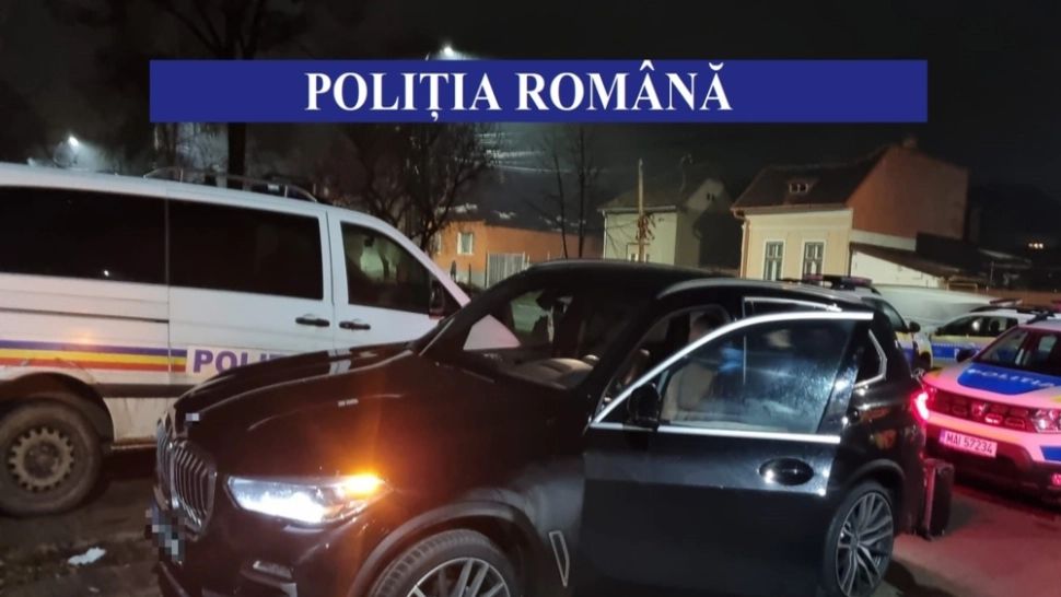 FOTO | Maşină de 90.000 de euro, furată din SUA, găsită în Huedin. Polițiștii au fost surprinși sa vadă cine este la volan 