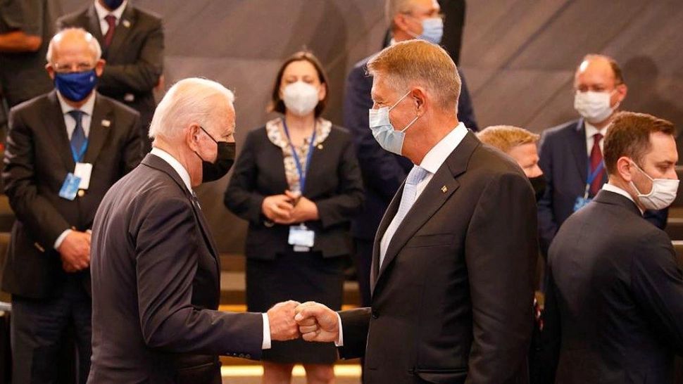 Joe Biden, consultări cu președintele României, pe fondul tensiunilor Rusia-Ucraina. Ce a cerut Klaus Iohannis