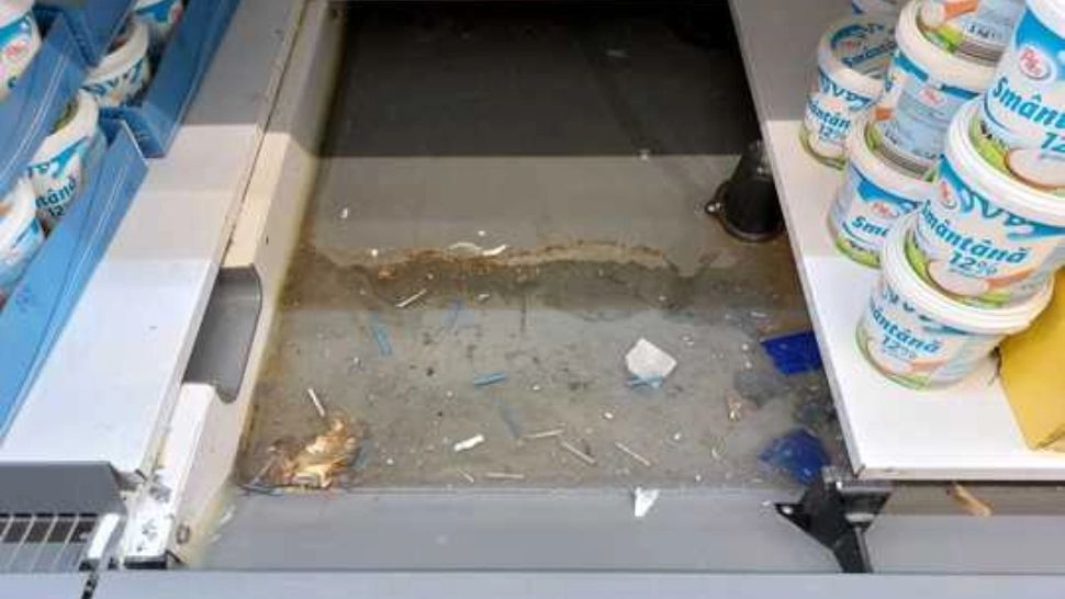 FOTO | Lidl, amendat cu 350.000 de lei de ANPC: produse expirate și prețuri diferite la casa de marcat față de raft 