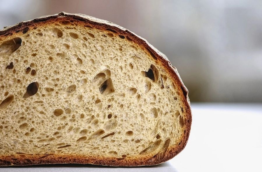 "Ucigașul tăcut". Ce se întâmplă în corpul tău dacă mănânci PÂINE VECHE
