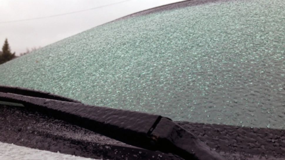 Cum se curăță gheața de pe parbriz în mod corect și rapid - Cei mai mulți șoferi nu știu acest truc