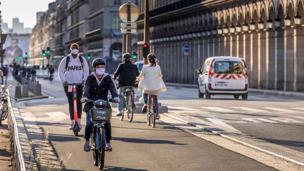 Decizie de ultimă oră a autorităților de la Paris. Noi măsuri de combatere a valului 5 pandemic