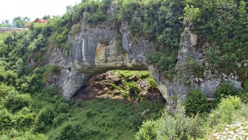 "Podul lui Dumnezeu" sau miracolul natural din județul Mehedinți - Care este legenda acestui loc minunat