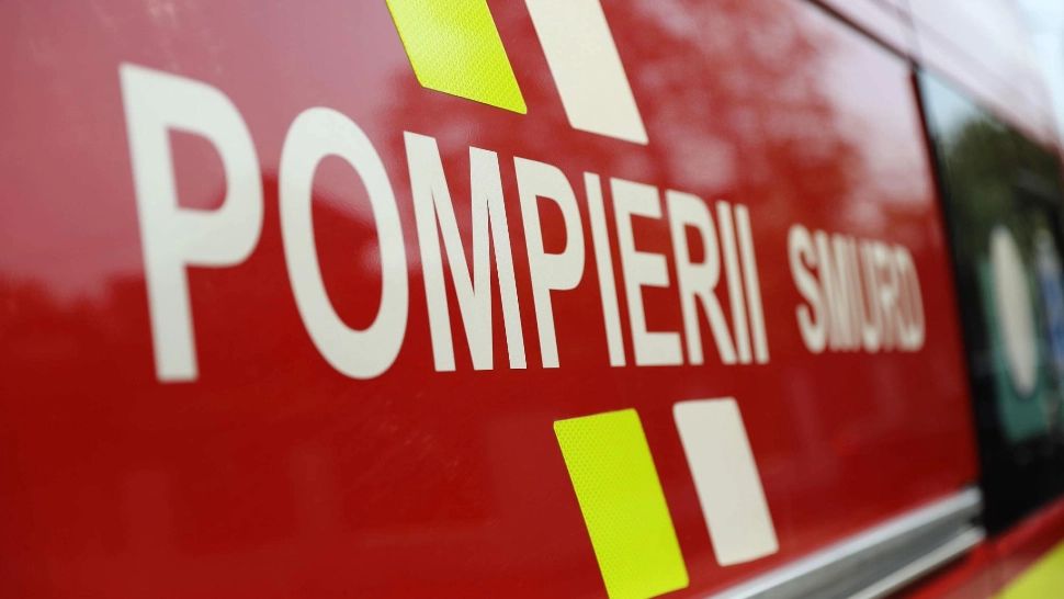 Incendiu devastator, în jud. Bacău: două persoane, găsite carbonizate