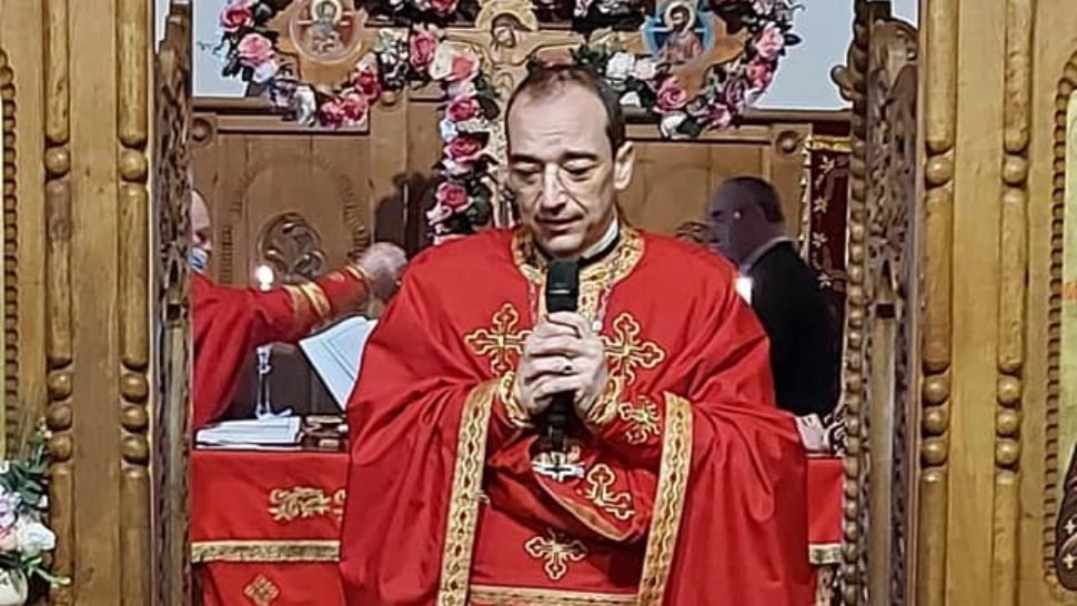 Preotul-erou al mamelor și copiilor, gest tulburător - Le-a oferit o casă după clipe cumplite de teroare