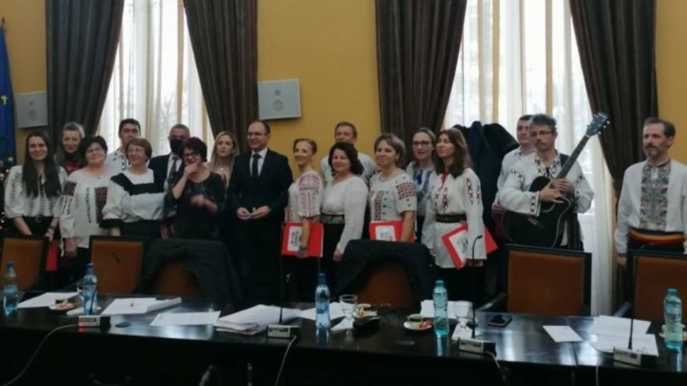 Gest plin de umanitate: Profesori la colindat pentru a ajuta un copil orfan