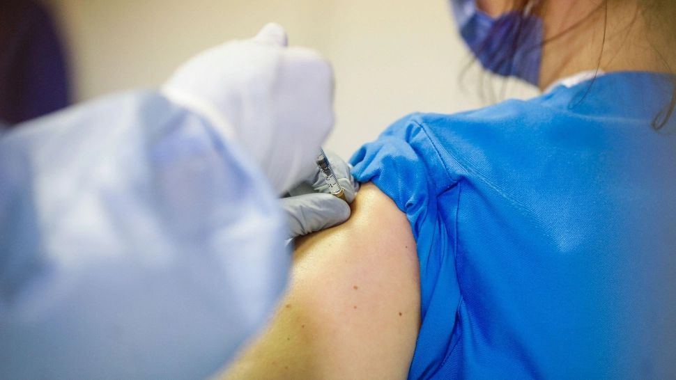 A patra doză de vaccin anti-COVID, recomandată pentru personalul medical din Austria