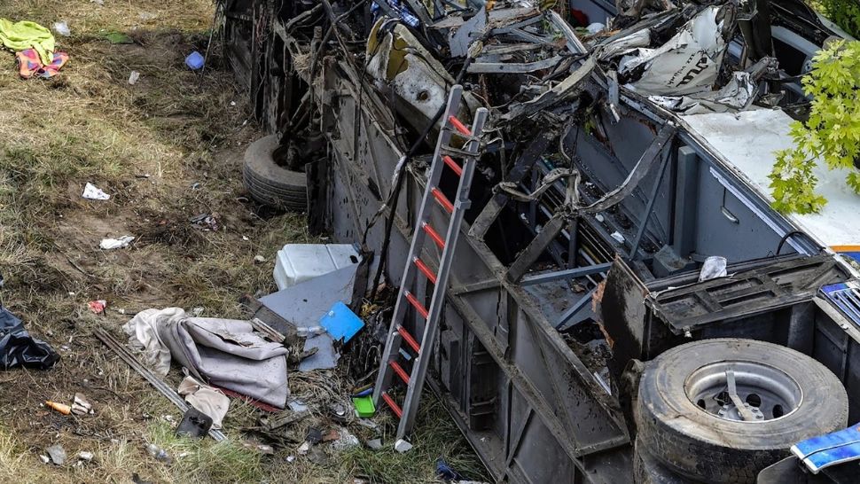 Accident CUMPLIT în Ungaria. O mașină plină cu migranți a încercat să scape de poliție și s-a izbit de o casă: 7 morți și 4 răniți