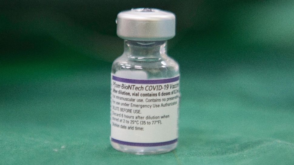 Când ar putea fi gata vaccinul anti-COVID de la Pfizer, modificat împotriva variantei Omicron