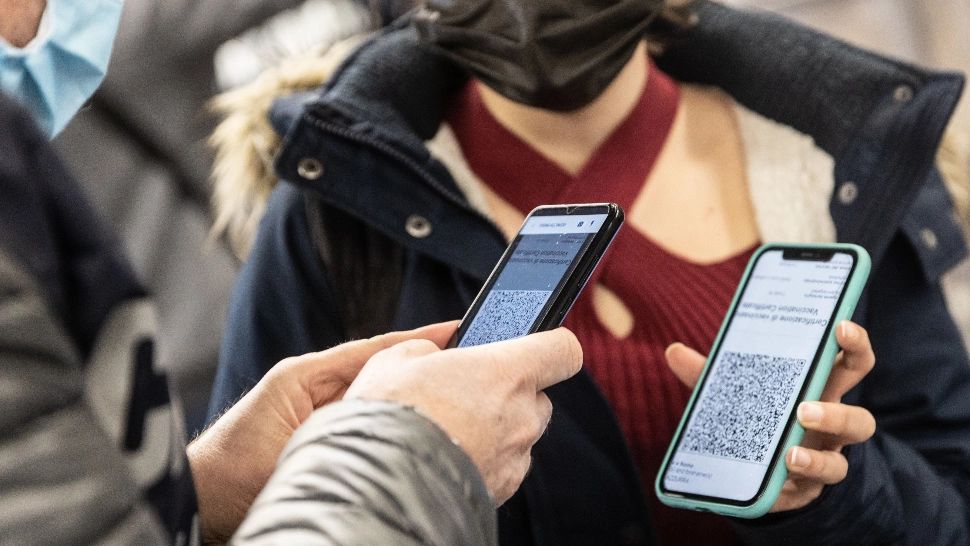 Peste 180.000 de certificate COVID false, descoperite în Franța în ultimele 6 luni