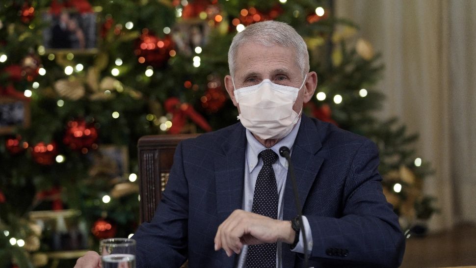 Anthony Fauci: „A treia doză de vaccin e eficientă împotriva Omicron, nu e nevoie de un ser specific”