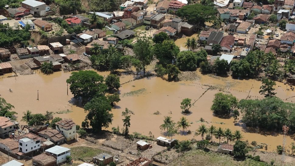 Peste 11.000 de persoane au fost evacuate din cauza unei ploi devastatoare, în Brazilia