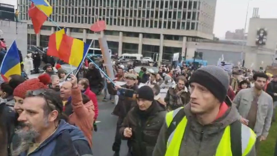 VIDEO Proteste anti-restricții COVID la Bruxelles, la marșuri participă și români