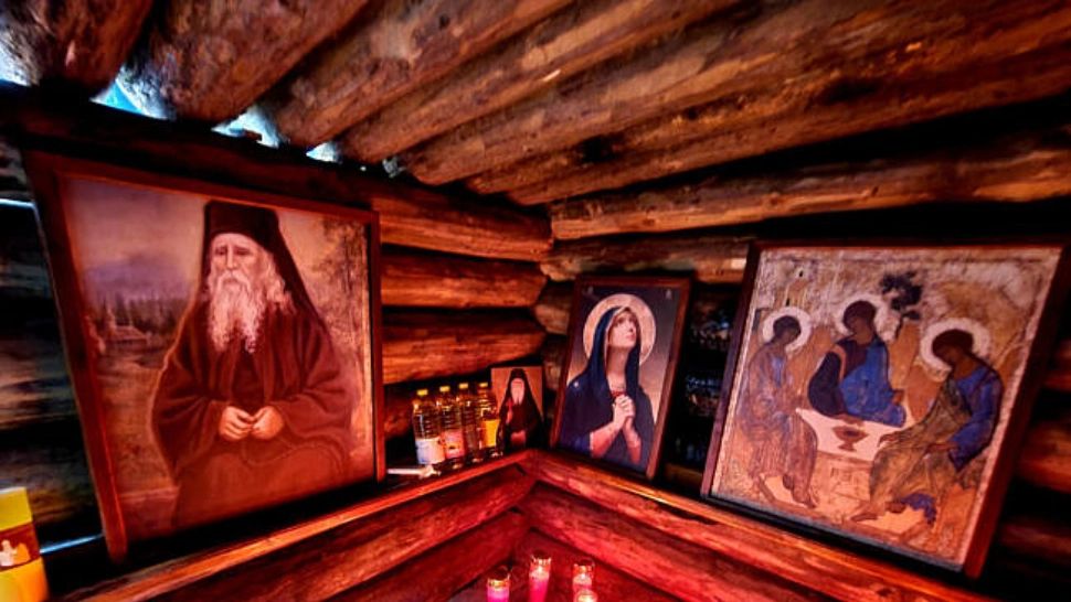 FOTO A fost sfințită chilia unuia dintre cei mai MARI DUHOVNICI ai României. Ar putea deveni SFÂNT 