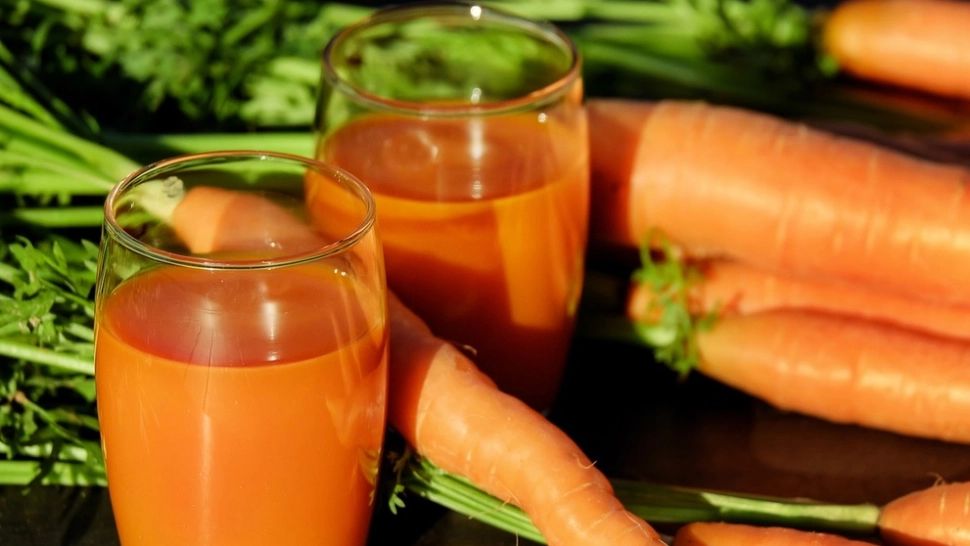 4 rețete de sucuri naturale bune pentru imunitate