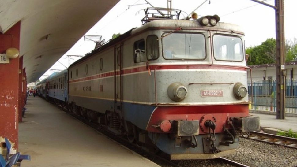 CFR 2023. Un tren a parcurs ruta București-Craiova în 8 ore și a fost tractat de 3 locomotive