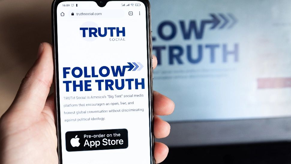 Când va fi lansată rețeaua socială fondată de Donald Trump