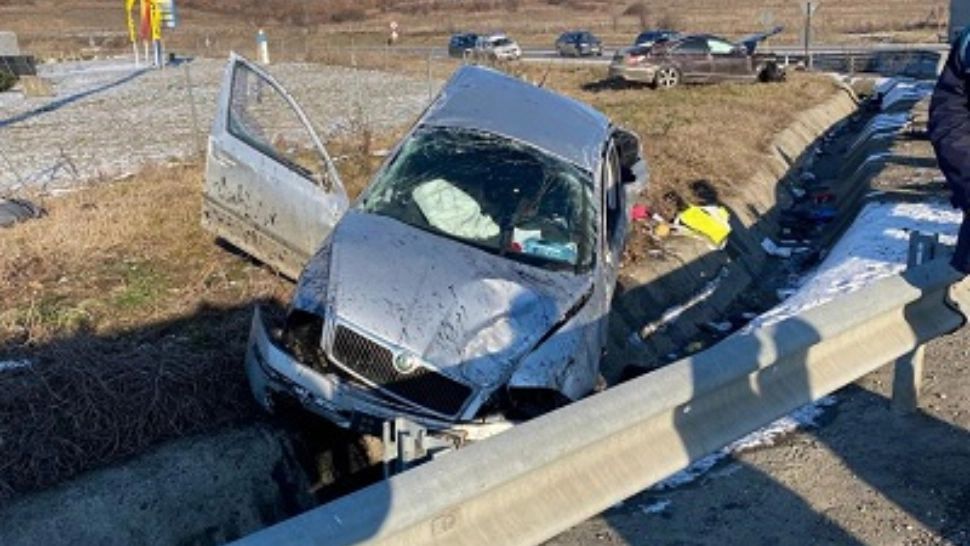 Accident cumplit: familie băgată în spital, din cauza unui tânăr sinucigaș. Tulburător ce a găsit Poliția acasă la șofer