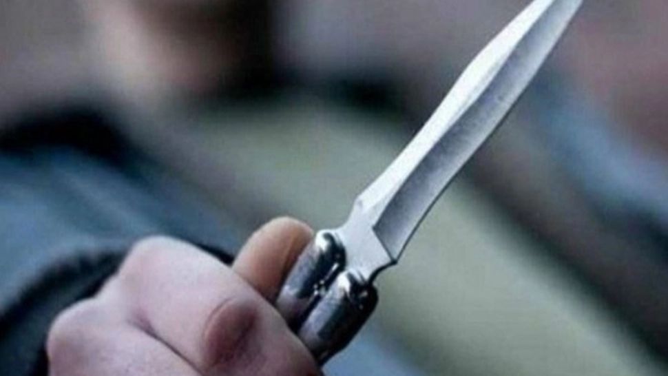 A intrat cu un CUȚIT în incinta unei săli de jocuri de noroc