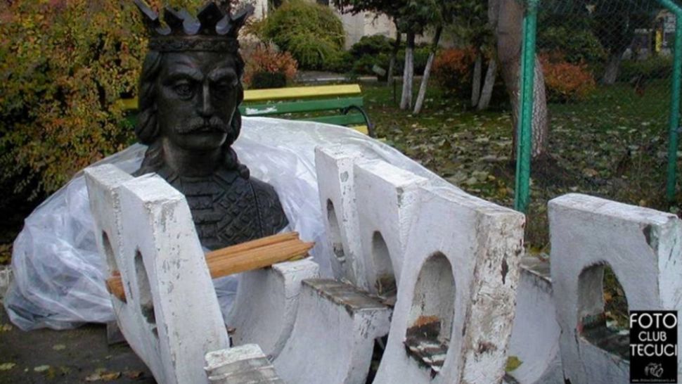 Bustul de bronz al lui Ștefan cel Mare a DISPĂRUT din magazia din Tecuci, unde era depozitat. La cât s-a ridicat investiția și de ce nu a fost niciodată expusă 