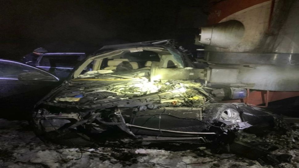 Șofer cu permisul suspendat, dezlănțuit în trafic: urmărit de poliție, a provocat un accident feroviar