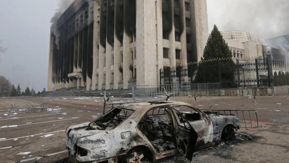 30 de angajați ai companiei care deține Terapia Cluj, blocați în Kazahstan. Medicamente de sute de mii de euro nu pot ajunge în România 