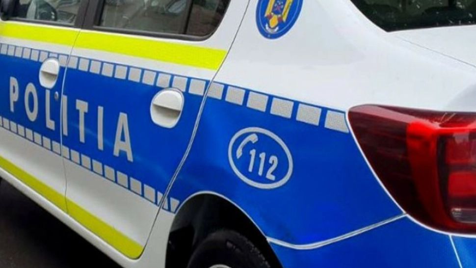 FALS polițist, prins în timp ce conducea o maşină de poliție, la Predeal: Bărbatul de la volan, "vedetă" pe TikTok