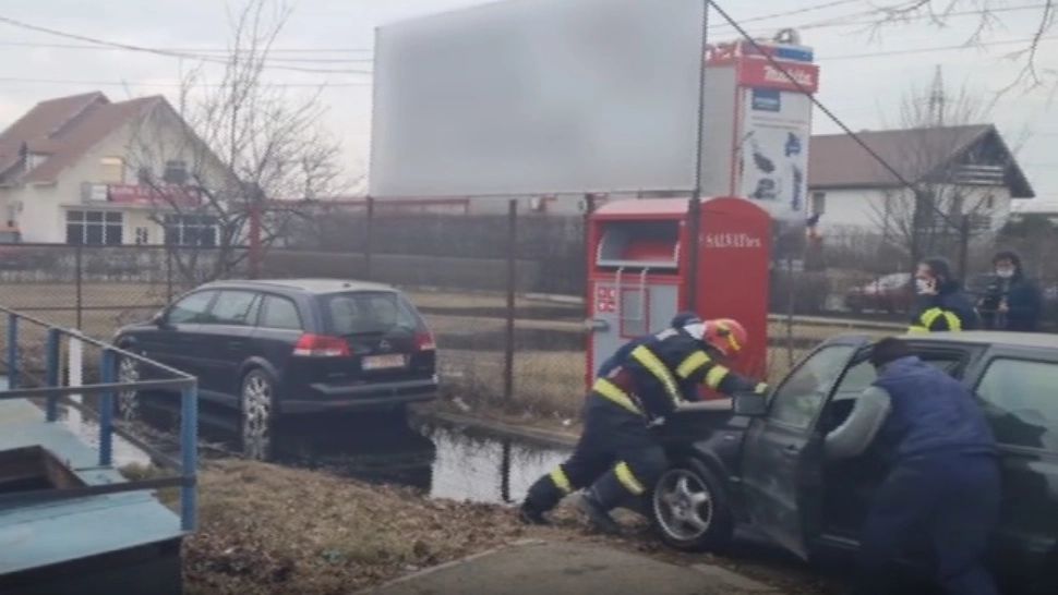 VIDEO | ALERTĂ în Ploiești după ce o conductă petrolieră s-a spart. Pericol de EXPLOZIE