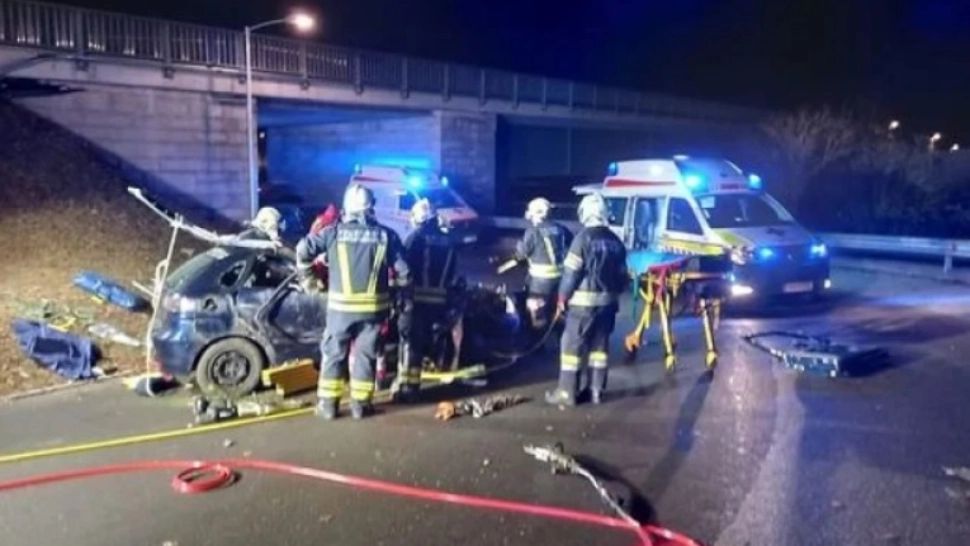 Accident cumplit în Austria: 1 mort și 2 răniți, în urma unui impact devastator. Șoferul român era beat