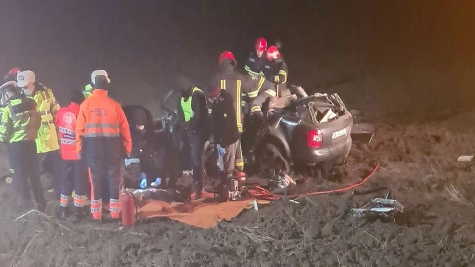 FOTO + VIDEO | O nouă tragedie, vineri seara. Un bărbat a murit într-un accident teribil, în Galați