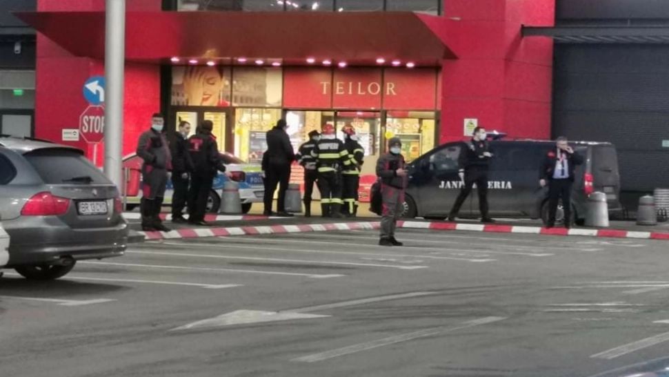FOTO + VIDEO | Amenințare cu bombă la un mall din Brăila. Centrul comercial a fost evacuat
