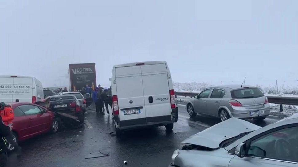FOTO | Carambol cu 10 mașini pe tronsonul de autostradă Deva-Nădlac – Trafic blocat 