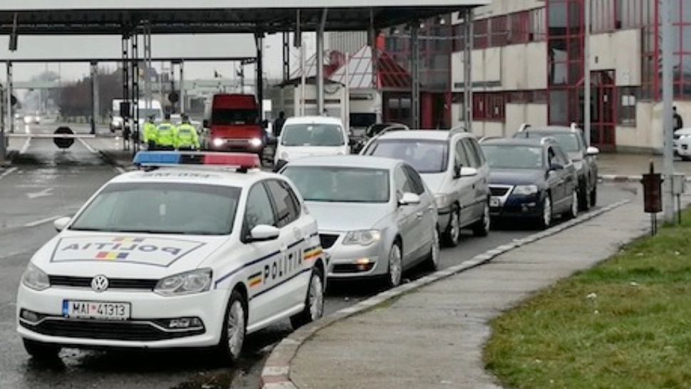 AGLOMERAȚIE la Vama Petea! Timpul de așteptare poate depăși și 2 ore 