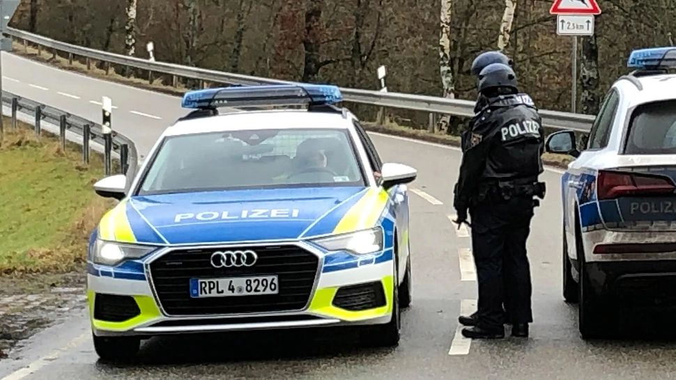 Doi suspecți au fost reținuți în cazul polițiștilor împușcați în Germania 