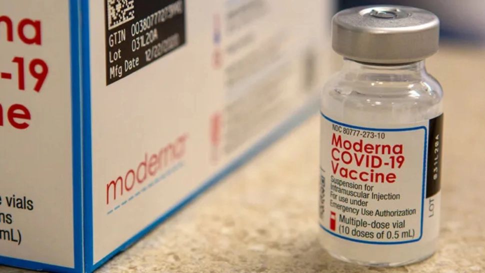 Vaccinul anti-COVID-19 produs de Moderna a primit autorizare definitivă în Statele Unite