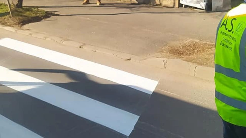 Accident cumplit la Buzău. O femeie şi cei 2 copii ai săi, loviți de o mașină în timp ce traversau pe trecerea de pietoni