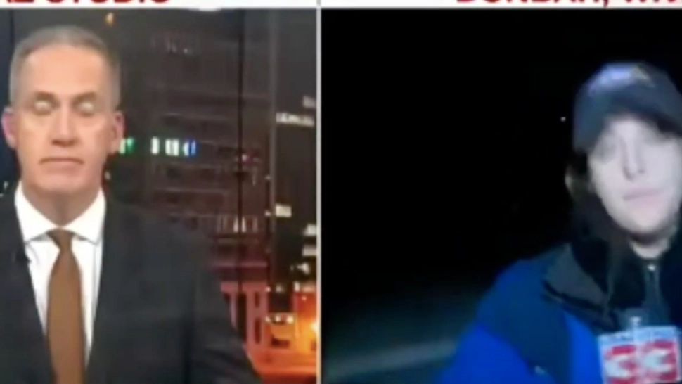 VIDEO | Jurnalistă lovită cu mașina în timpul unei transmisiuni live! Ce reacție au avut cei din studiou. În ce stare se află femeia